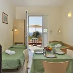 Alonia & Maisonettes Apartman *