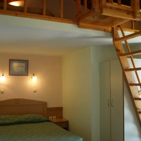 Alonia & Maisonettes Apartman *