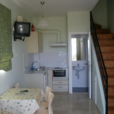 Alonia Studios&maisonettes Tolón