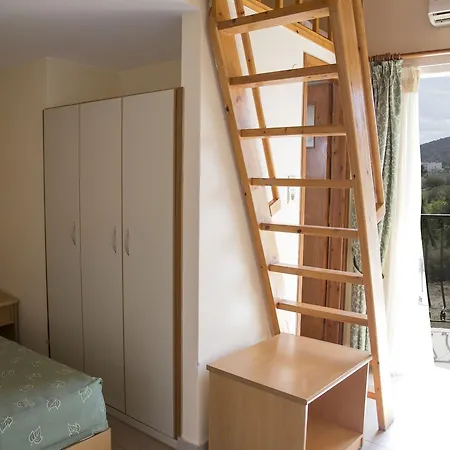 Alonia & Maisonettes