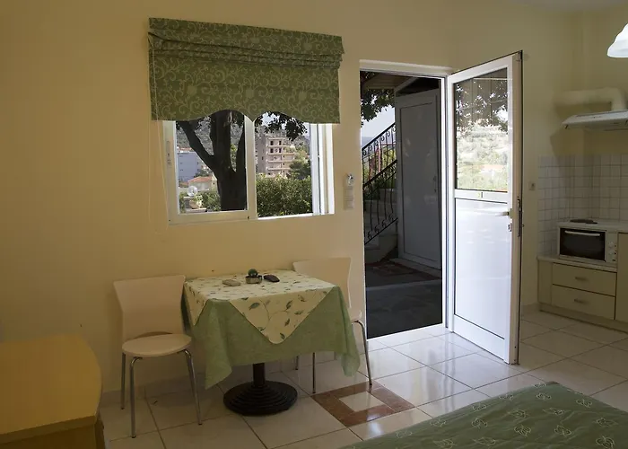 Alonia & Maisonettes