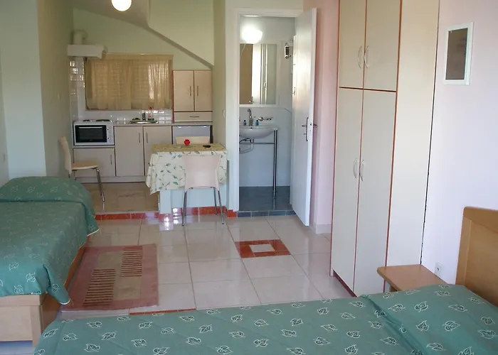 Alonia & Maisonettes דירה טולון